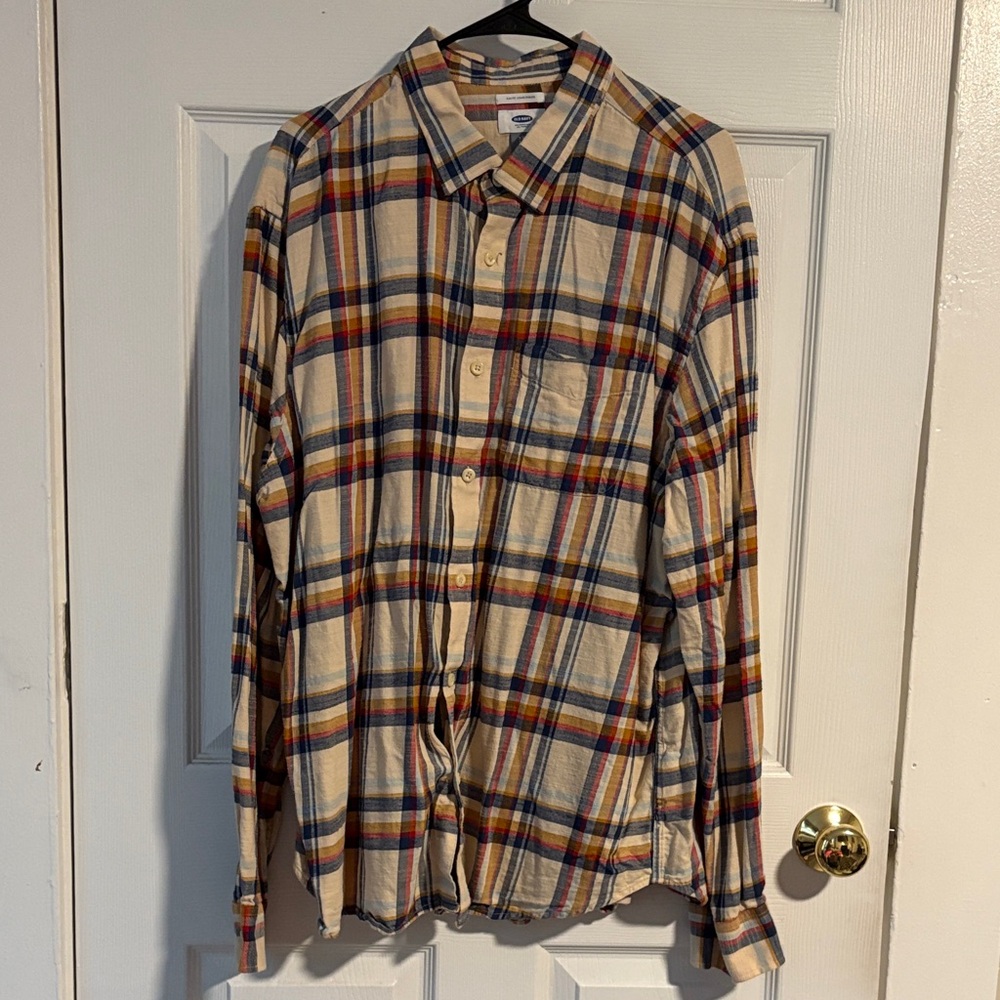 Old Navy Men's Beige and Blue Plaid Shirt